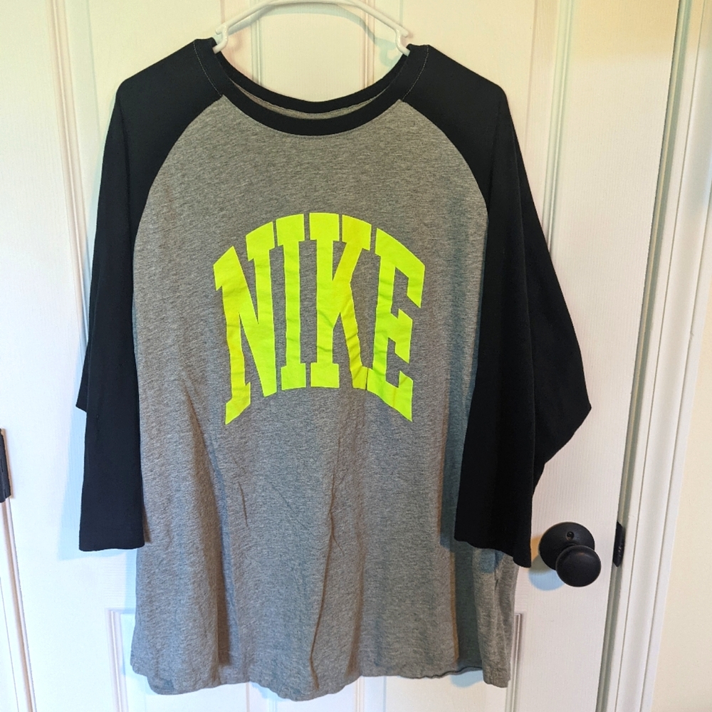Men's 3/4 sleeve Nike shirt
